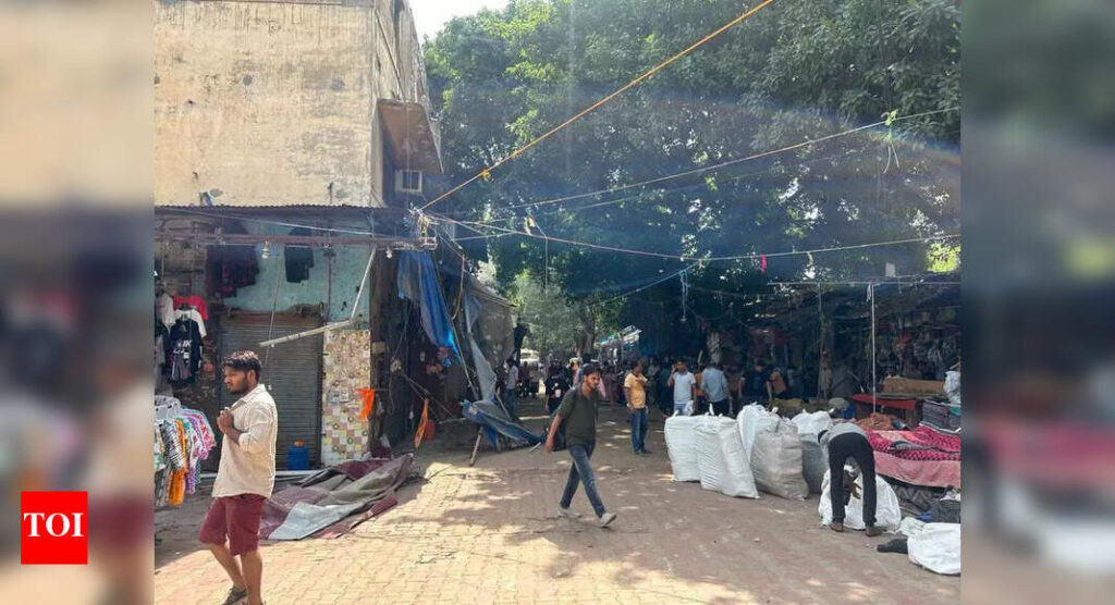 Late-night demolition drive in Sarojini market draws protests | Delhi News