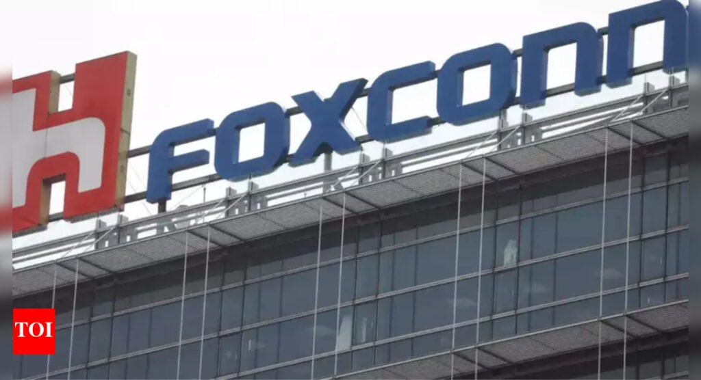 Apple Vendor Foxconn pumps .48 billion into Tamil Nadu unit
