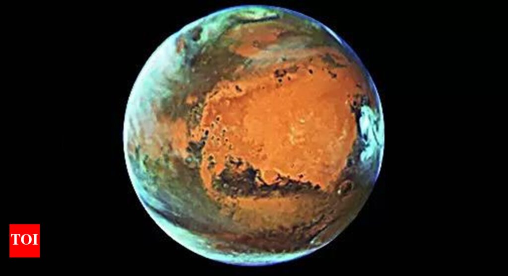 Study casts doubt on water flows as cause of streaks on Martian slopes