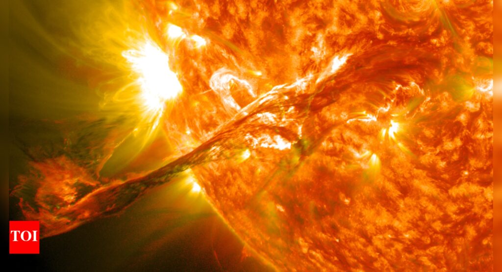 NASA warns! Massive solar storm, blackouts and auroras expected on Earth |