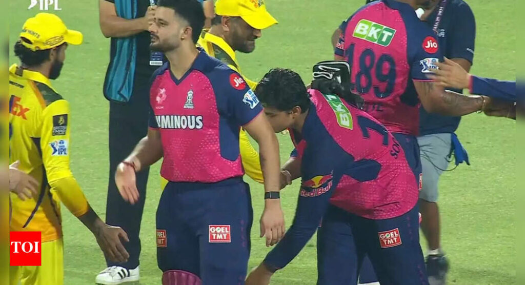 Internet reacts after 14-year-old IPL sensation Vaibhav Suryavanshi touches MS Dhoni’s feet | Cricket News
