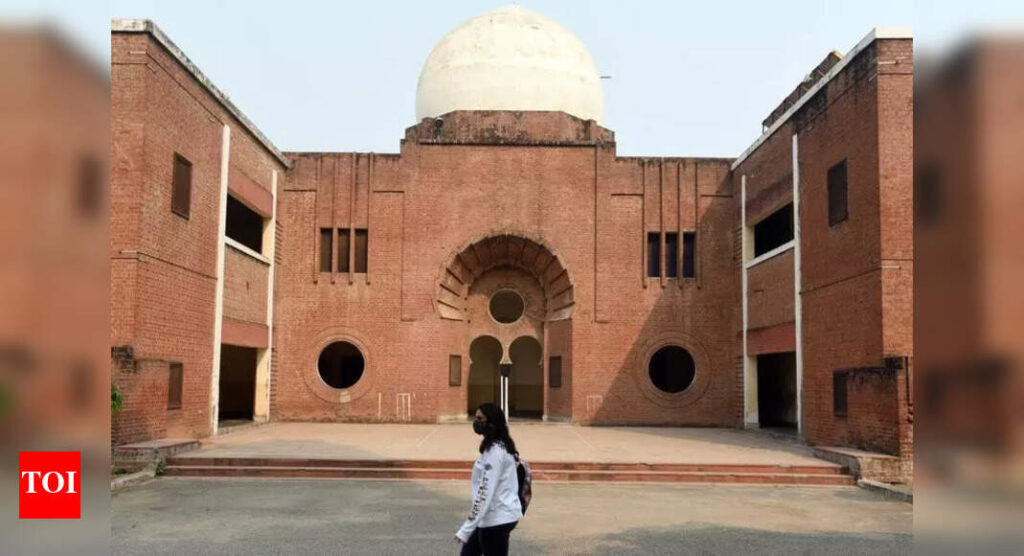 Jamia violence: 6 expelled, show-cause to 20 others | Delhi News