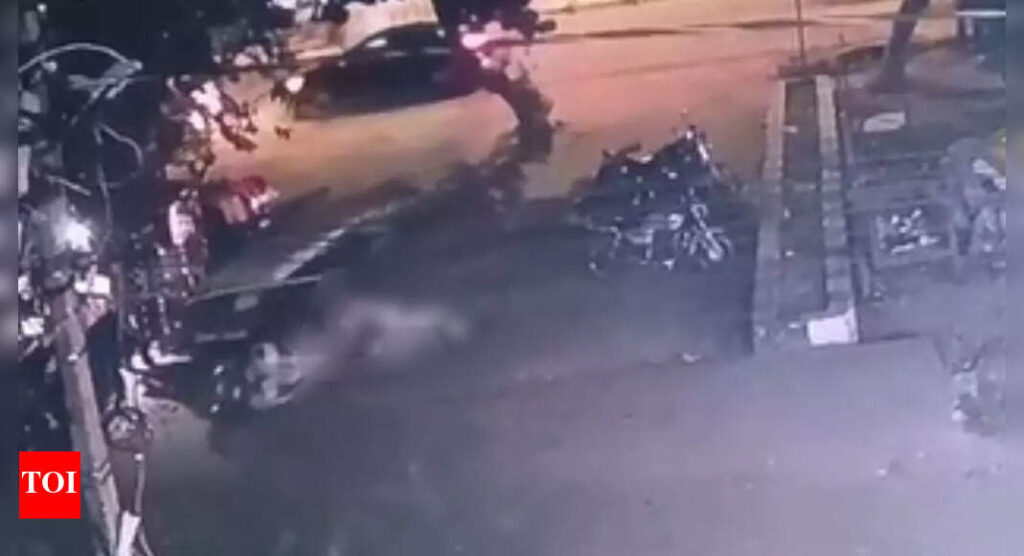 Nursing student injured after jumping off e-rickshaw to flee molesters in Lucknow | Lucknow News