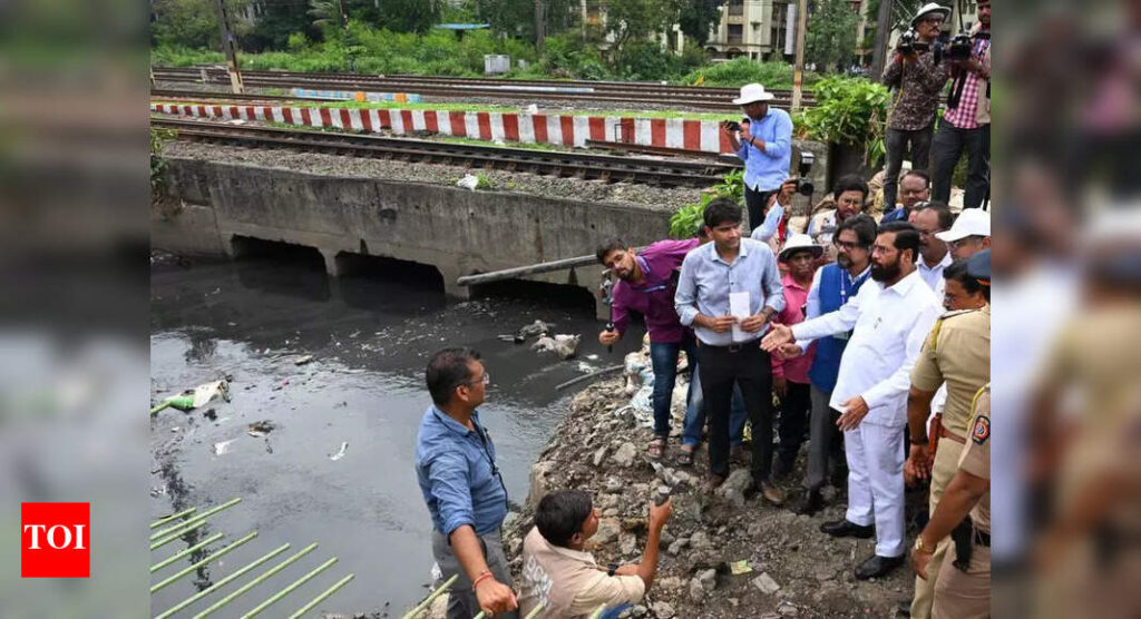 BMC deploys AI tools & robots for pre-monsoon drain cleaning | Mumbai News