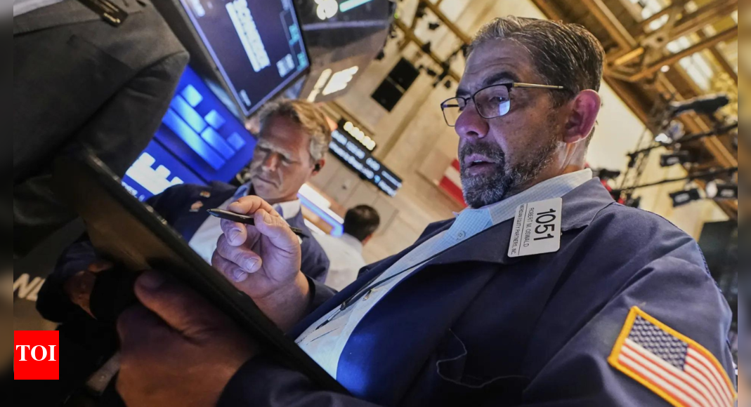 Hang Seng drops as European markets rise after Trump delays EU tariff hike