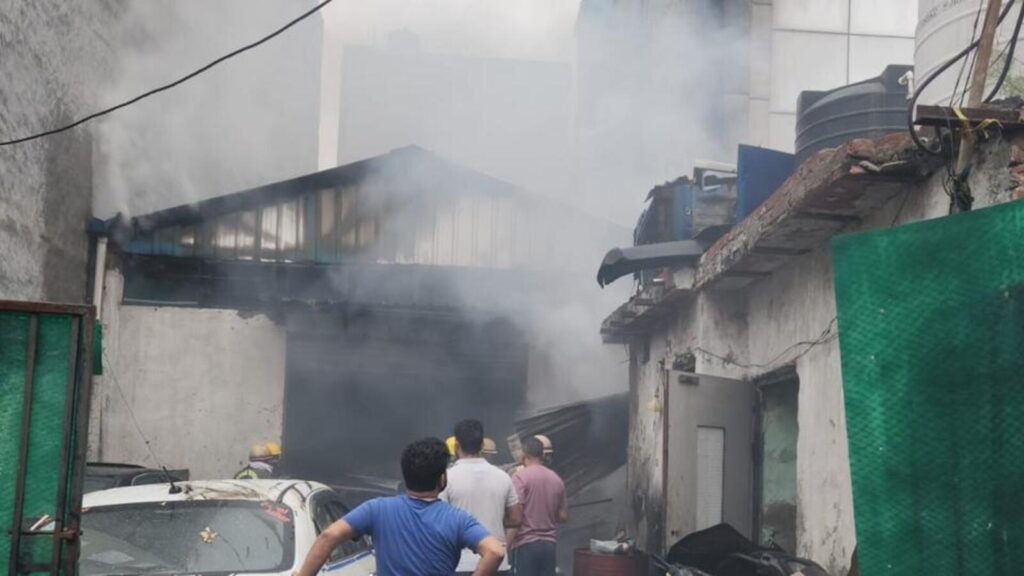 3 cars gutted as fire breaks out at Noida car garage