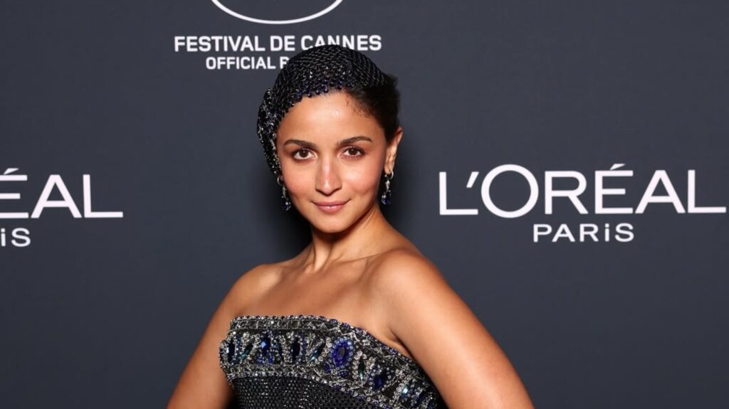 Alia Bhatt is a posh, perfect Flapper Girl with a twist in stunning 2nd look for Cannes Film Festival in Armani Prive | Fashion Trends