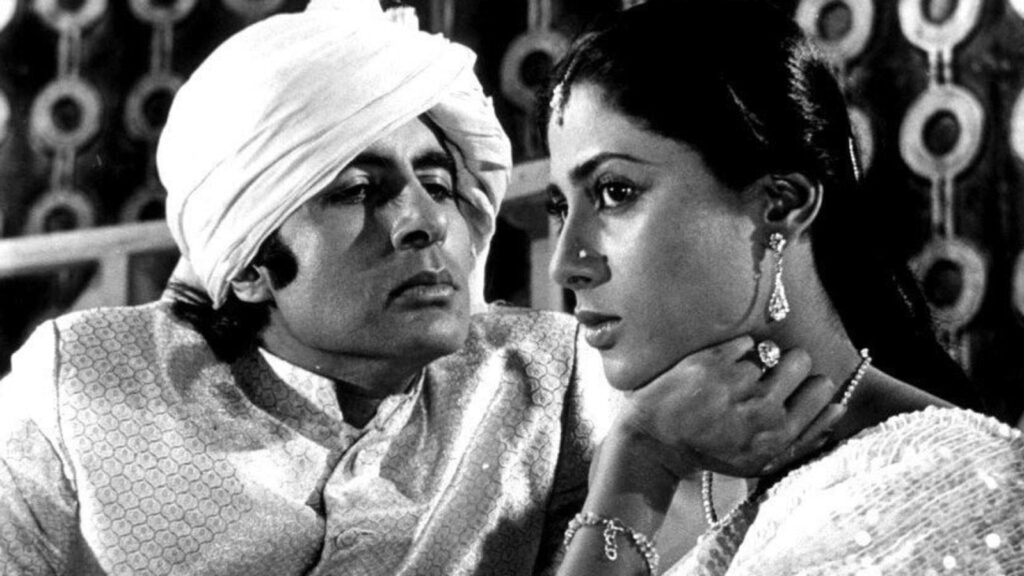 Amitabh Bachchan told Smita Patil not to sit on the floor and eat with light men: ‘Hum bure lagte hai aapki wajah se’ | Bollywood