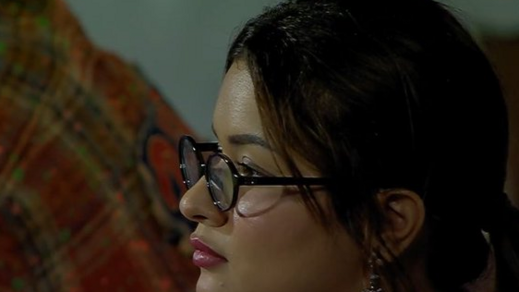 Avneet Kaur at GT vs MI match sparks memefest post Virat Kohli’s mistaken ‘like’; Netizens say she is Rohit Sharma fan