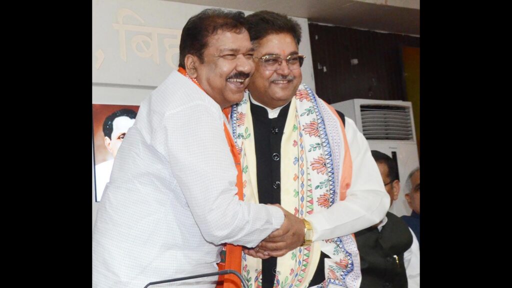 BJP targets migrant voters; to send team to 150 districts to woo them