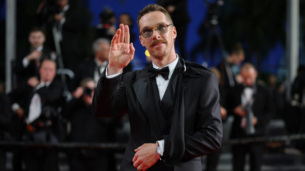 Benedict Cumberbatch wears arm sling with tux at Cannes Film Festival, turns injury into chic style statement | Fashion Trends