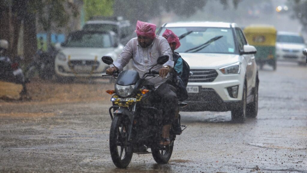 Bengaluru, Karnataka brace for rainy week as IMD issues yellow alert | Bengaluru