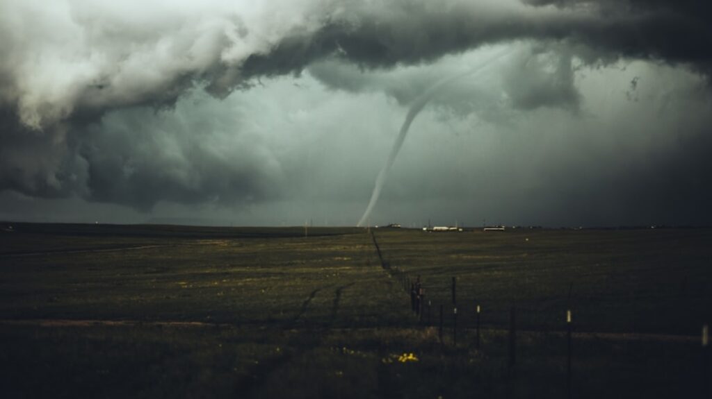 Bennett tornado: Twister spotted Colorado town, Aurora and Denver on alert | Video