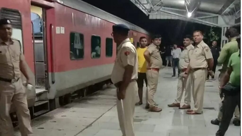 Bomb hoax delays Bengaluru-bound Karnataka Express by 3 hours, Four held for questioning | Bengaluru