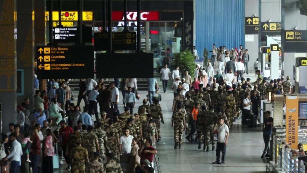 Delhi: 90+ flights cancelled, 200+ delayed at IGIA | Latest News Delhi