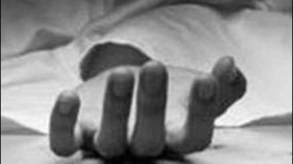 Delhi: Man poisons family, kills self over financial distress; wife critical | Latest News Delhi