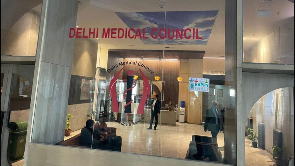 Delhi govt seeks to dissolve medical council over alleged irregularities | Latest News Delhi