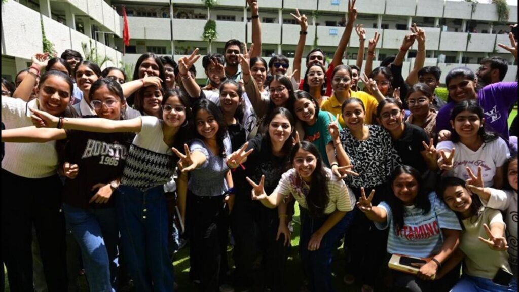 Delhi records over 95% pass percentages in CBSE Class 10, 12 results | Latest News Delhi