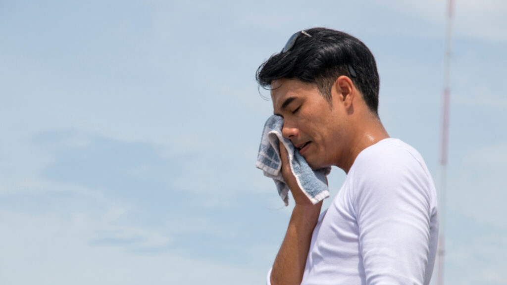 Doctor shares essential checklist to tackle rising summer temperatures if you work outdoors | Health