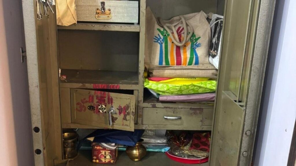 ED seizes  ₹44 lakh cash concealed in secret wall cupboard | Mumbai news