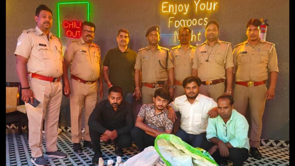 Excise officials raid restaurant in Lucknow serving liquor sans licence; 4 arrested
