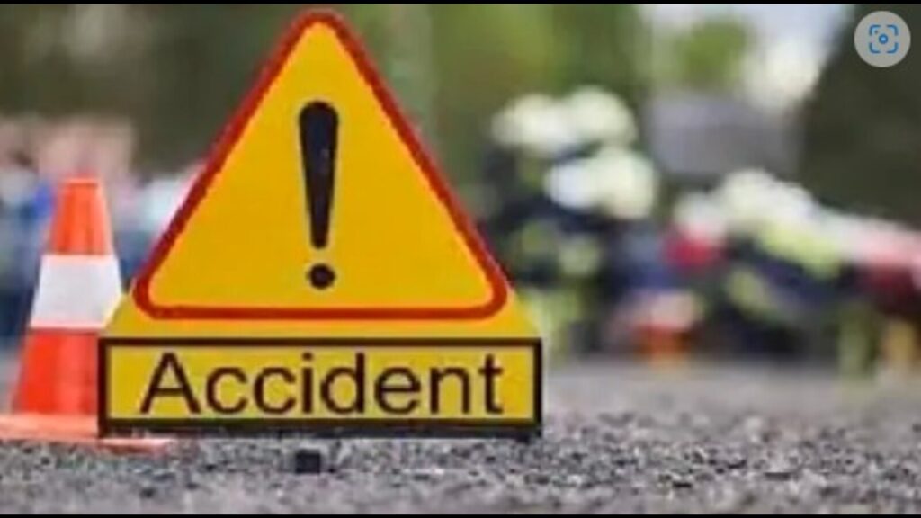 Four killed, one injured after car hits tree in Kaushambi