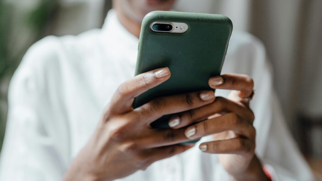 Having signal issues on your mobile phone? Check 4 easy fixes that might solve it