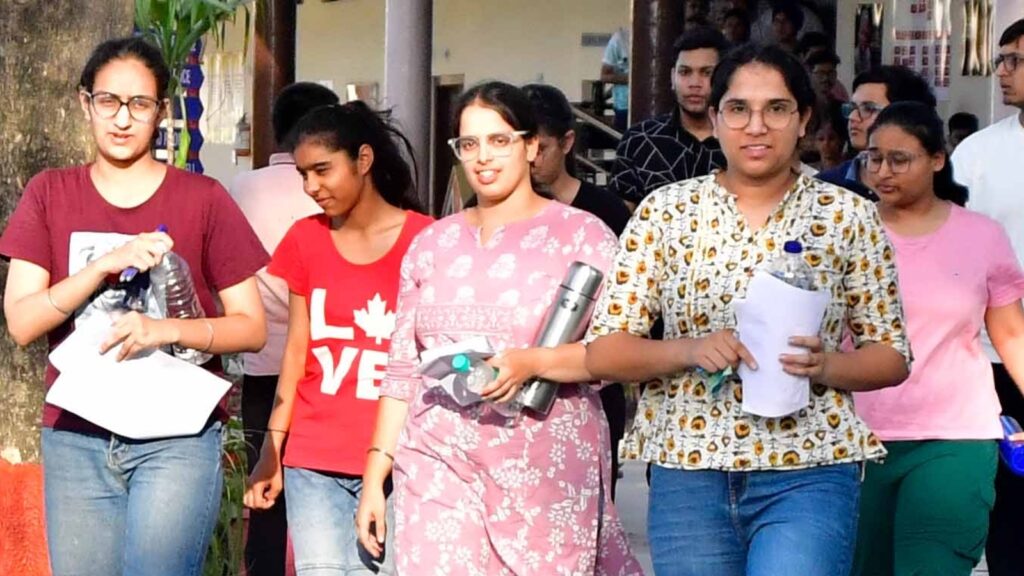 IIT JEE Advanced 2025 on May 18: Here is a checklist of items you can carry, dress code & other important instructions | Competitive Exams