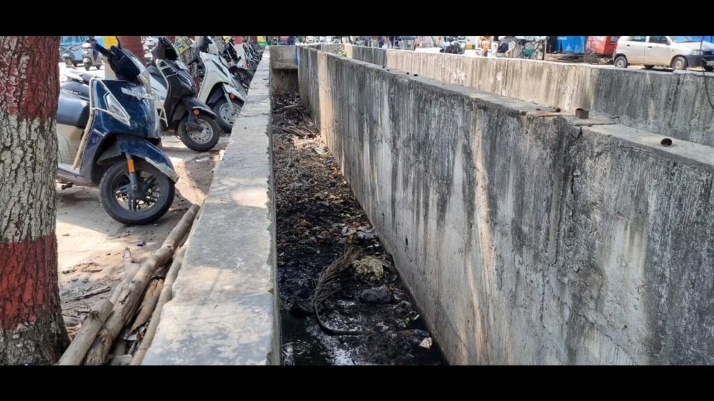 In Lucknow, drain cleaning remains ‘sluggish’ as deadline nears
