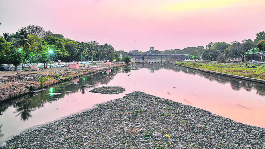Irrigation department directs PCMC to remove debris from Mula river