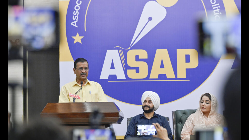 Kejriwal relaunches AAP student wing