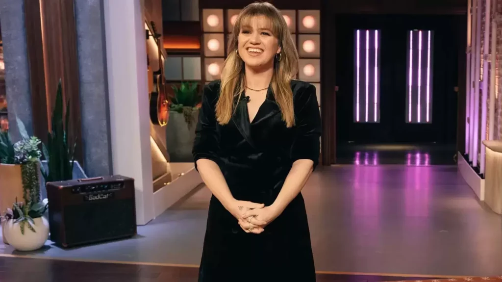 Kelly Clarkson got into a ‘fight’ with her talk show’s HR over her weight loss: ‘I was fat before’