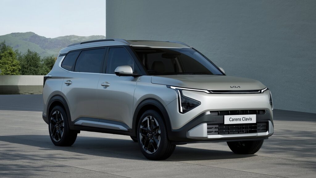 Kia Carens Clavis bookings open, will be sold alongside Carens