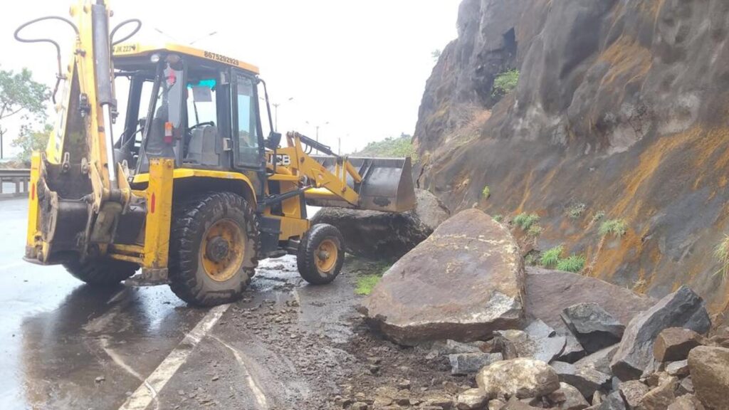 Landslide near New Katraj Tunnel in Pune disrupts traffic amid intense rainfall