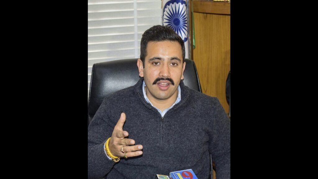 Leadership skills top criteria for state Congress chief post: Vikramaditya