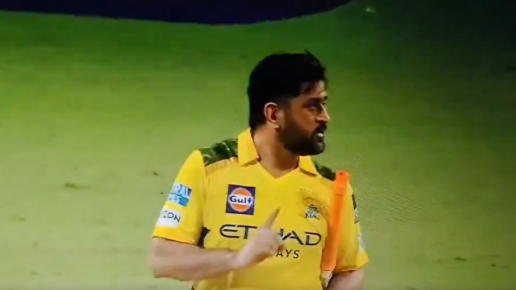 MS Dhoni forgets to shake Sakariya’s hand, turns back mid-walk, pats his shoulder; KKR pacer’s reaction is pure gold