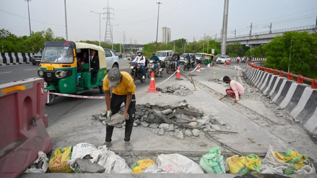 Mahamaya flyover repairs to disrupt Noida-Delhi traffic for two months