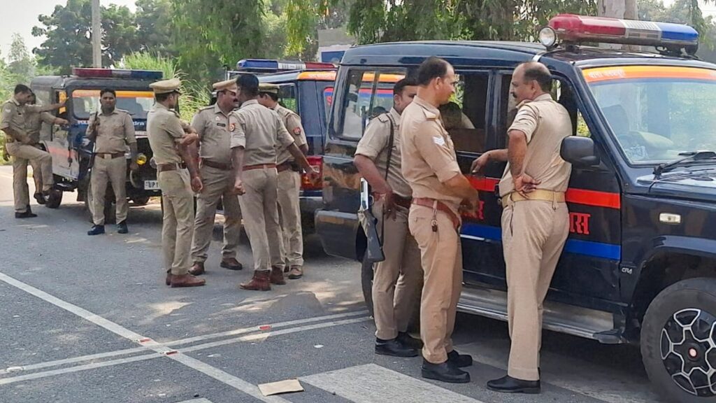 Man held in UP for bludgeoning Delhi couple; husband dead, wife critical | Latest News India