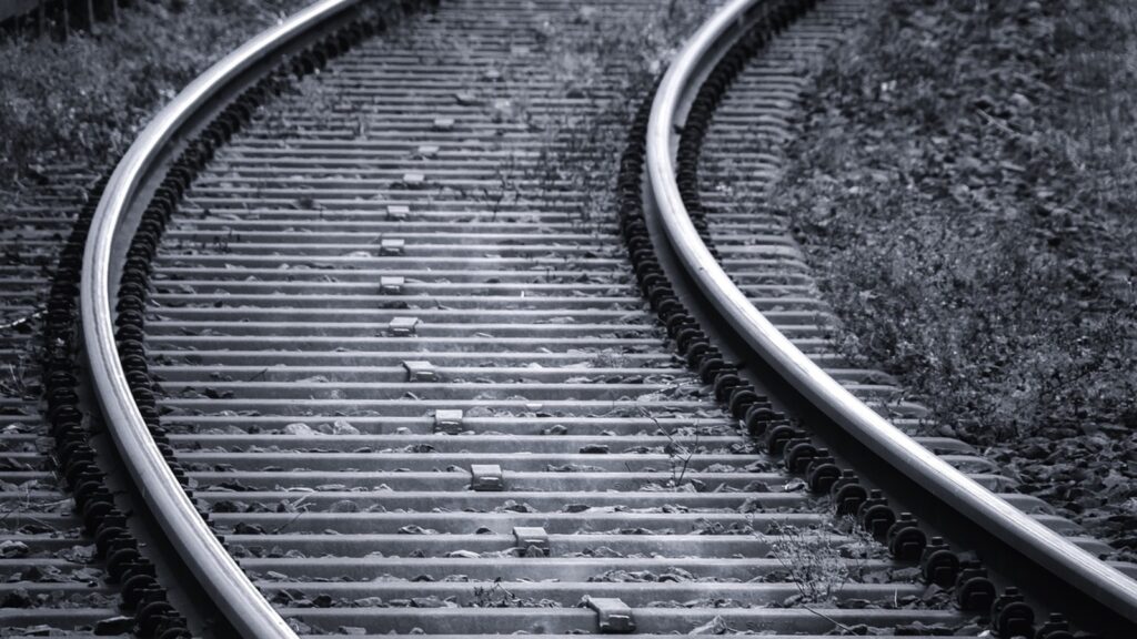 Man, woman held for assaulting female passenger on express train near Palghar | Latest News India