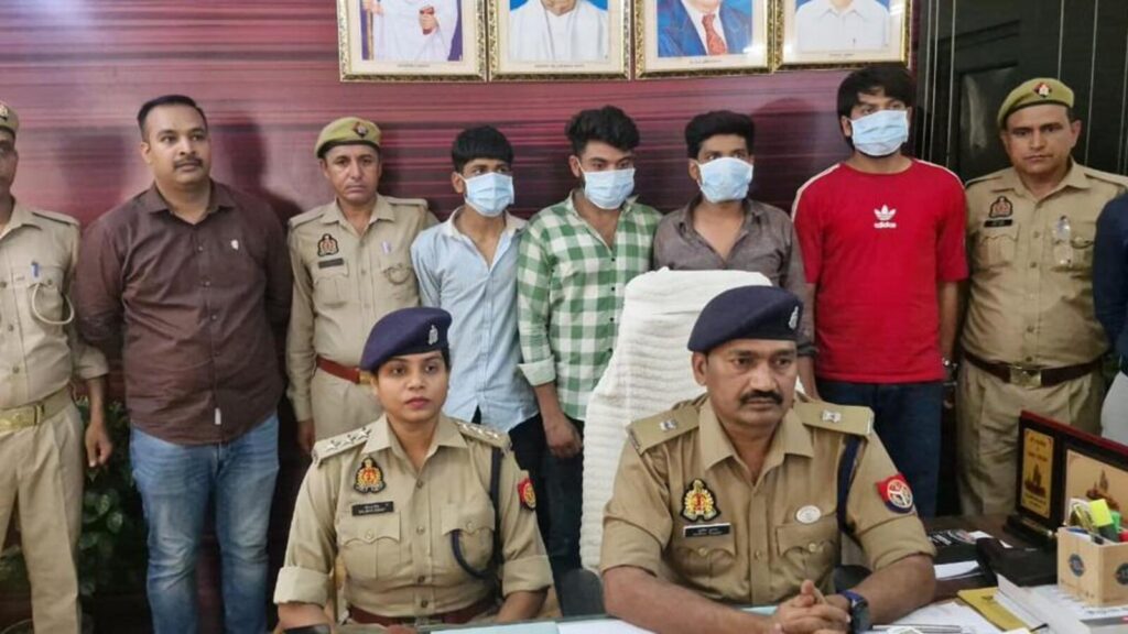 Noida: 4 arrested for extorting people met via dating app