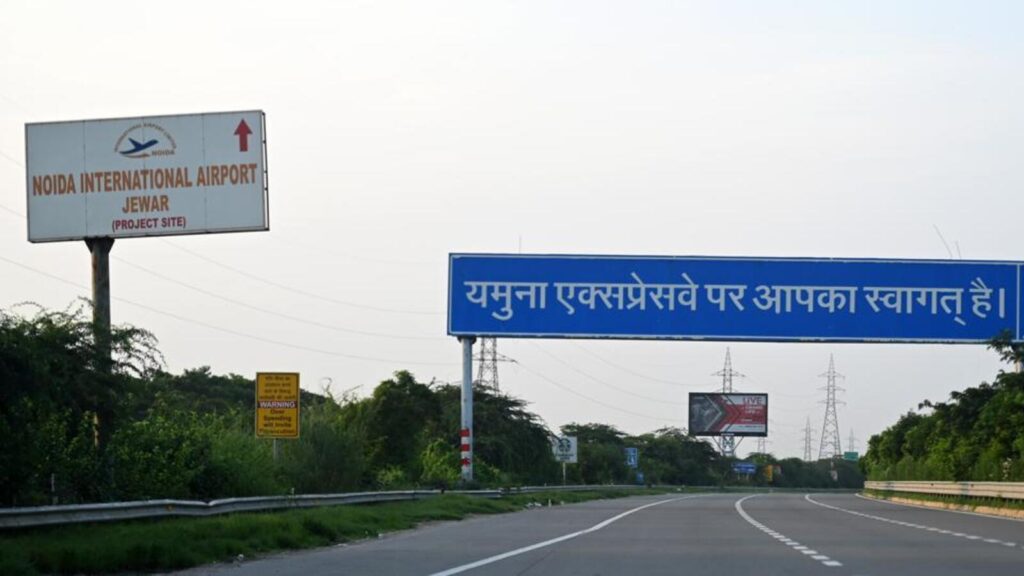 Noida traffic police launches drive on Yamuna Expressway