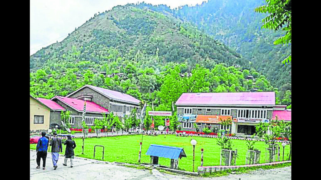 Pahalgam terror attack: Once bustling with tourists, Valley’s border areas wear a deserted look