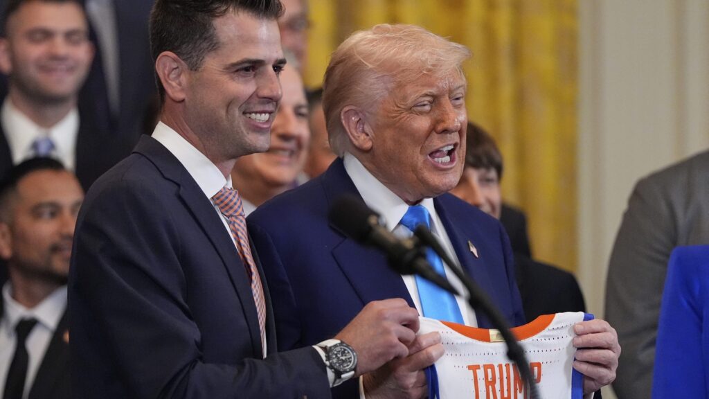 Photos: Donald Trump hosts NCAA champions Florida Gators at White House, gets ’47’ Jersey as present