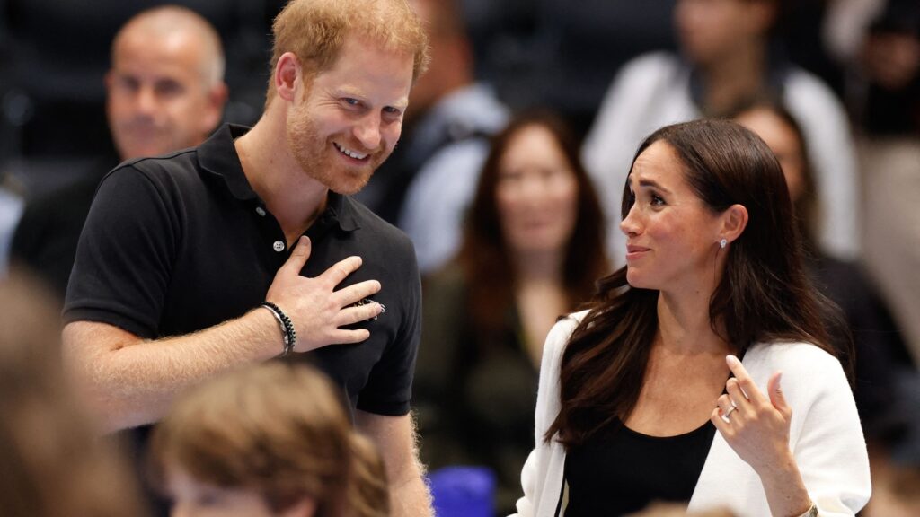 Prince Harry, Meghan Markle enjoy date night at Beyoncé’s Cowboy Carter Tour; fans thrilled to see them dancing. Watch