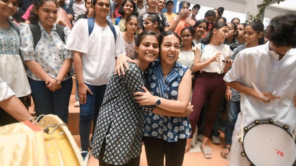 Pune division scores 91.32 passing percentage