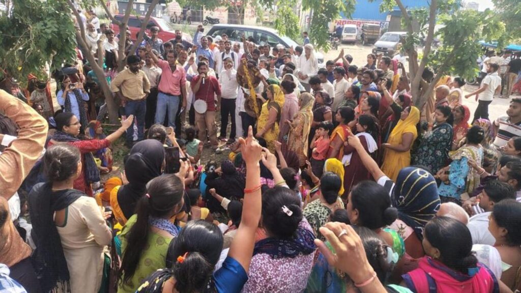 Residents’ protest forces action on electricity woes in Greater Noida