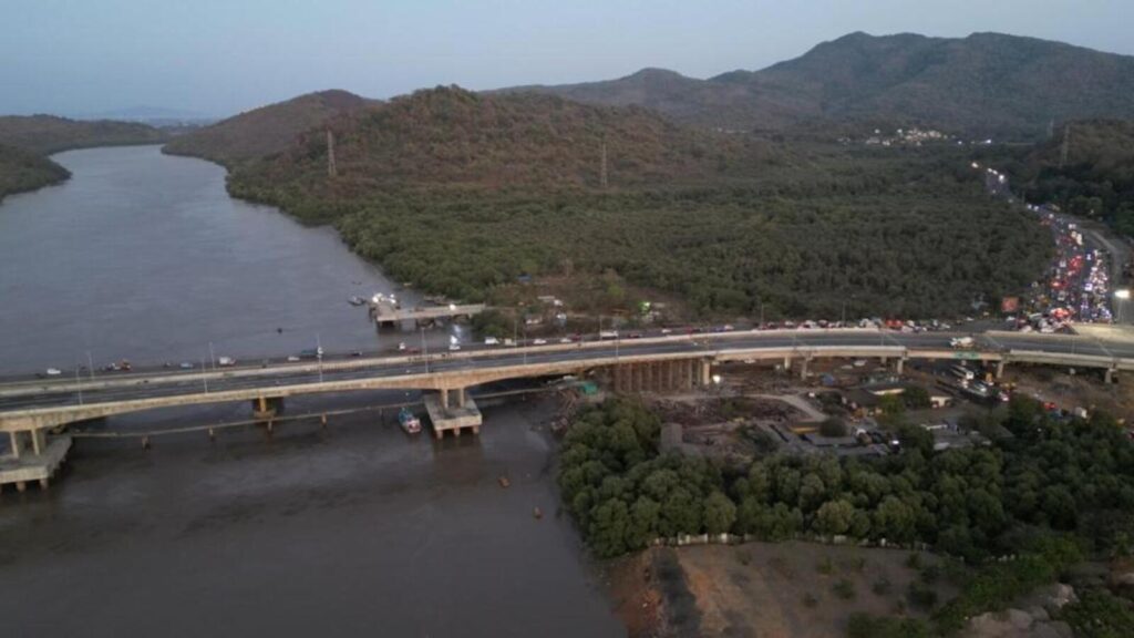 Road-cum-rail bridge likely over Vasai creek | Mumbai news