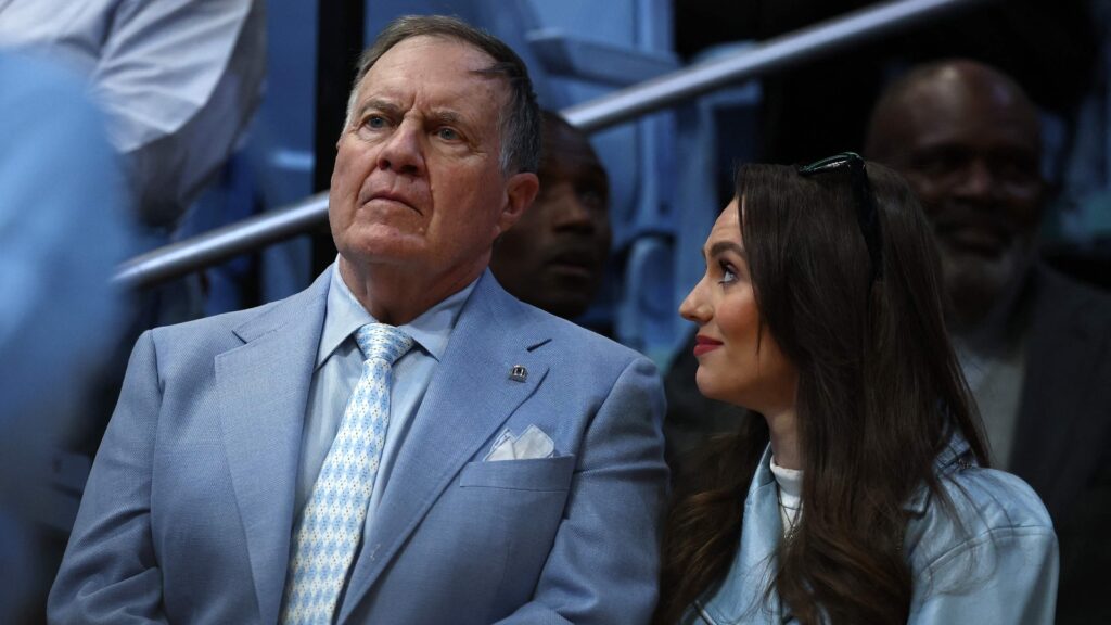 SNL pokes fun at Bill Belichick’s 49-year age gap with his girlfriend: ‘Old men can now date far younger women’