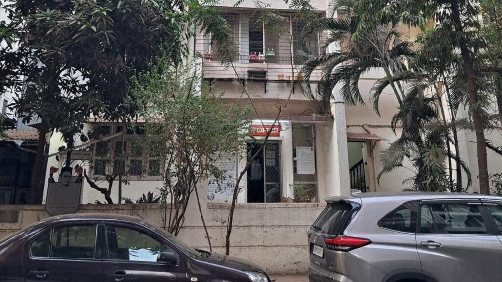 Savarkar’s Dadar bungalow may be razed soon | Mumbai news