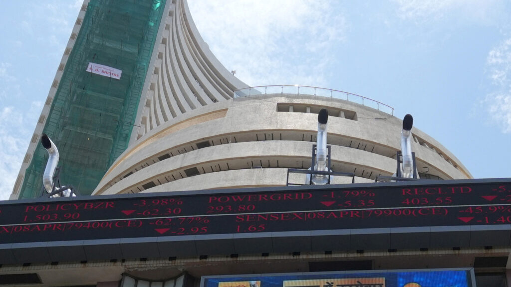 Sensex, Nifty close lower; IT stocks, weak global trends drag